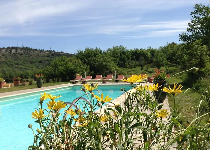 La Grande Bouisse Gites Avec Piscine Dans Le Luberon, Provence